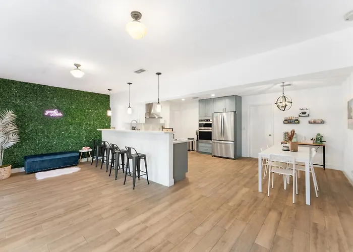 Spacious 5Room 3Ba With Fire Pit, Arcade, Games, Pool, Tvs Hollywood